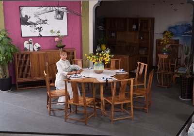 新中式餐厅家具组合